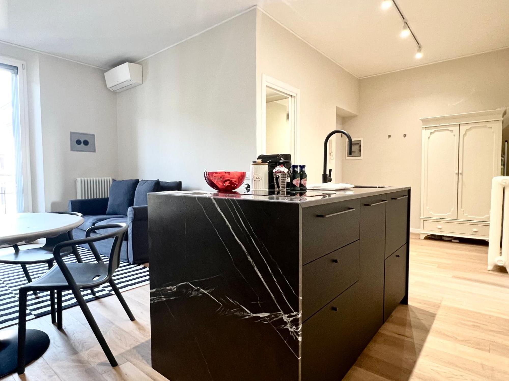 Comecasa Fashion Apartment In Via Mantova Милан Экстерьер фото